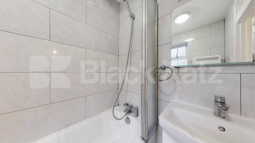 Spacious two bed set within a period house minutes to tube and shops Camden Road, Camden